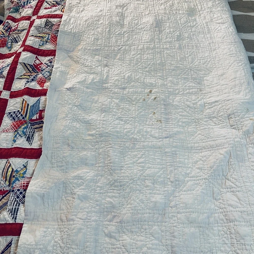 READ Vintage Handmade Star Patchwork Quilt 59x79 Red‎ White Multicolor Cotton